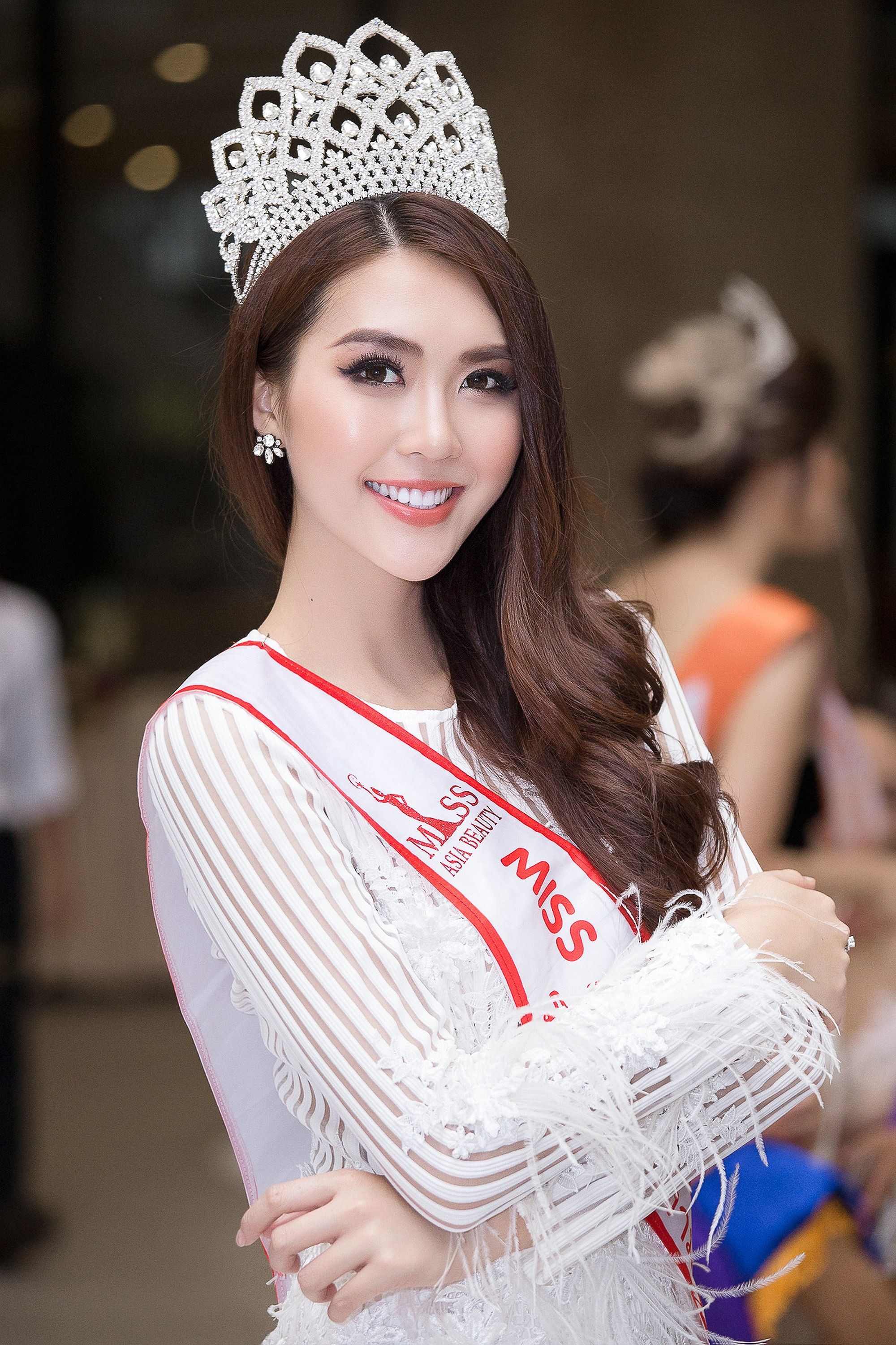 Dàn Hoa hậu, Á hậu gửi lời chúc và đặt cược vào chiến thắng của Hương Giang tại Hoa hậu Chuyển giới Quốc tế Dàn Hoa hậu, Á hậu gửi lời chúc và đặt cược vào chiến thắng của Hương Giang tại Hoa hậu Chuyển giới Quốc tế
